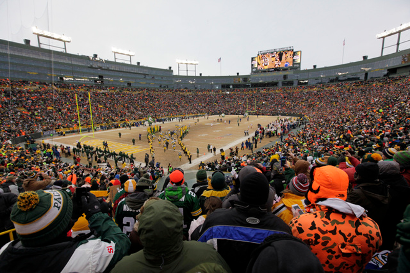 Illustration for article titled Actual Photos Of Lambeau Field From Today